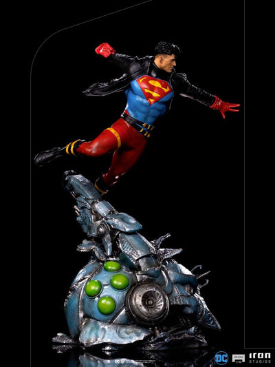 DC Comics Deluxe Art Scale Statue 1/10 Superboy 28cm - Scale Statue - Iron Studios - Hobby Figures UK