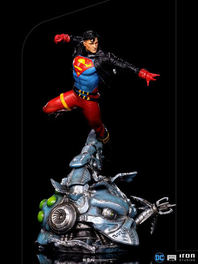 DC Comics Deluxe Art Scale Statue 1/10 Superboy 28cm - Scale Statue - Iron Studios - Hobby Figures UK