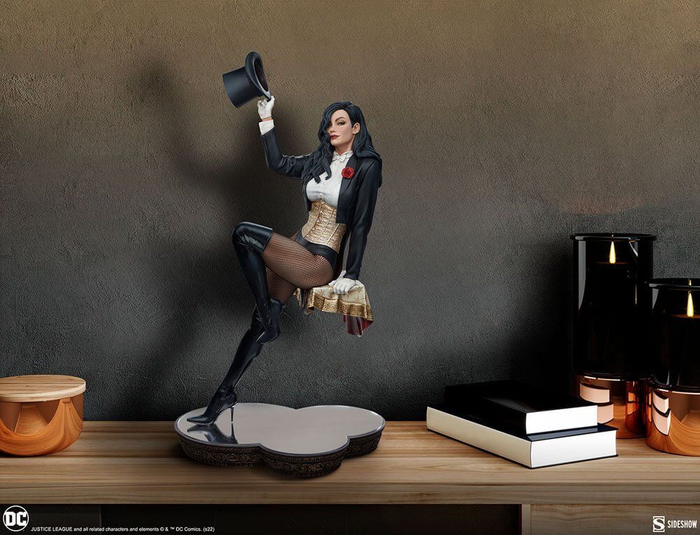 DC Comics Premium Format Figure Zatanna 55cm - Scale Statue - Sideshow Collectibles - Hobby Figures UK