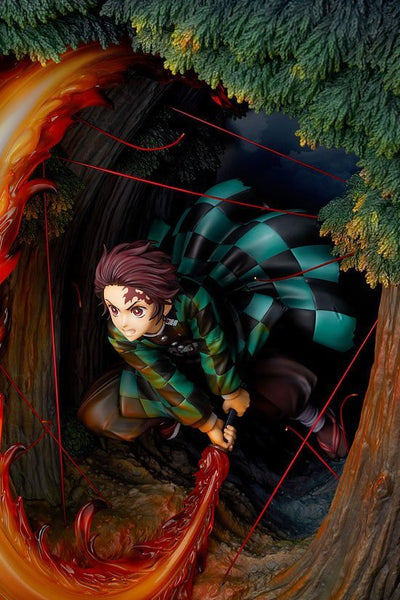 Demon Slayer: Kimetsu no Yaiba PVC Statue Tanjiro Kamado: Hinokami Kagura Dance 36cm - Scale Statue - Good Smile Company - Hobby Figures UK