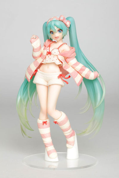 Hatsune Miku PVC Figure Costumes Roomwear Ver. 18cm - Scale Statue - Taito Prize - Hobby Figures UK