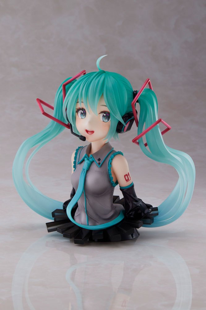 Hatsune Miku PVC Statue Bust Up Figure 39 Miku's Day Anniversary Ver. 15cm - Scale Statue - Taito - Hobby Figures UK