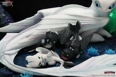 How To Train Your Dragon Statue 1/6 Light Fury & Night Lights 36cm - Scale Statue - Taka Corp Studio - Hobby Figures UK