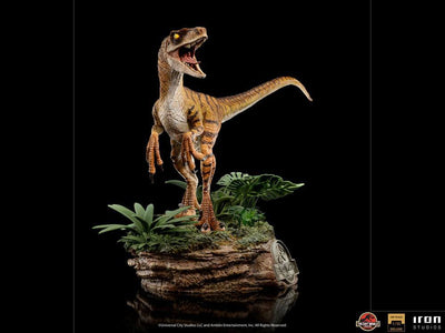 Jurassic World The Lost World Deluxe Art Scale Statue 1/10 Velociraptor 18cm - Scale Statue - Iron Studios - Hobby Figures UK