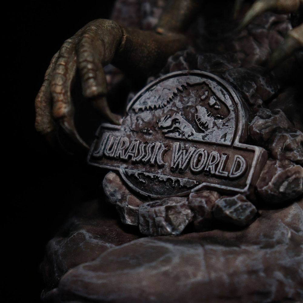 Jurassic World Bust Blue Limited Edition 15cm - Scale Statue - FaNaTtik - Hobby Figures UK