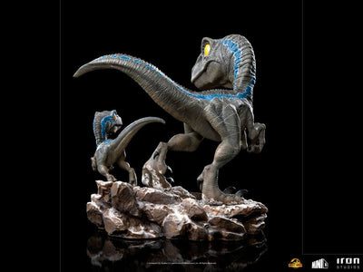Jurassic World Dominion Mini Co. PVC Figure Blue and Beta 13cm - Mini Figures - Iron Studios - Hobby Figures UK