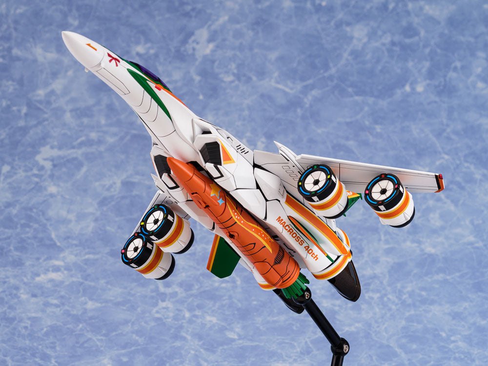 Macross Frontier Plastic Model Kit VF-25F Messiah Ranka Lee Macross 40th Anniversary 22cm - Model Kit - Aoshima - Hobby Figures UK