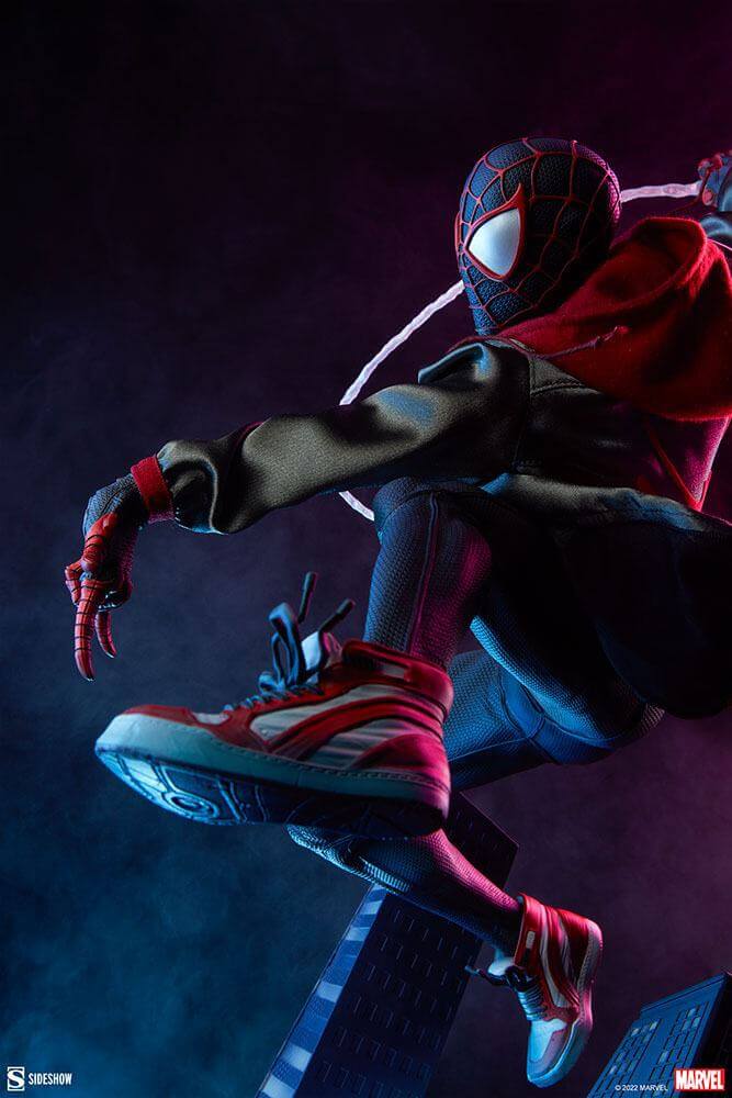 Marvel Premium Format Statue Miles Morales 60cm - Scale Statue - Sideshow Collectibles - Hobby Figures UK