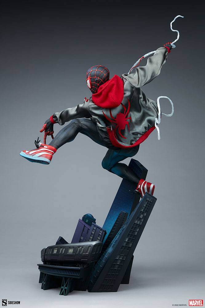 Marvel Premium Format Statue Miles Morales 60cm - Scale Statue - Sideshow Collectibles - Hobby Figures UK