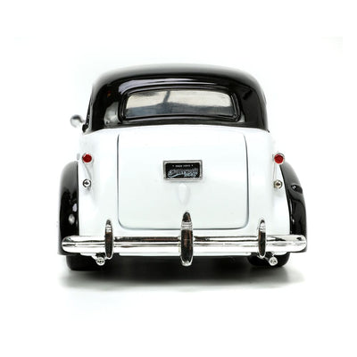 Monopoly Hollywood Rides Diecast Model 1/24 1939 Chevrolet Master Deluxe with Monopoly Figure - Action Figures - Jada Toys - Hobby Figures UK