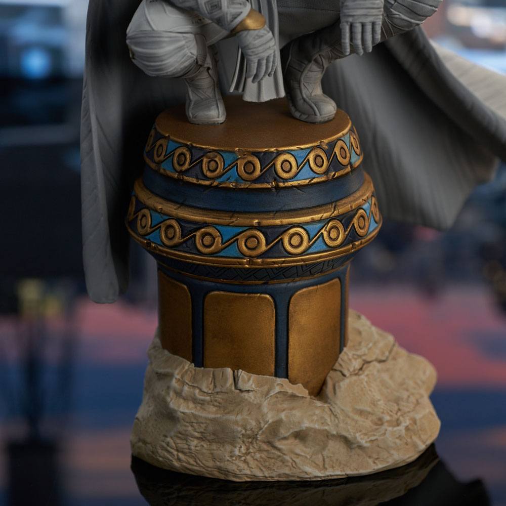 Moon Knight Marvel TV Gallery PVC Statue Moon Knight 25cm - Scale Statue - Diamond Select - Hobby Figures UK