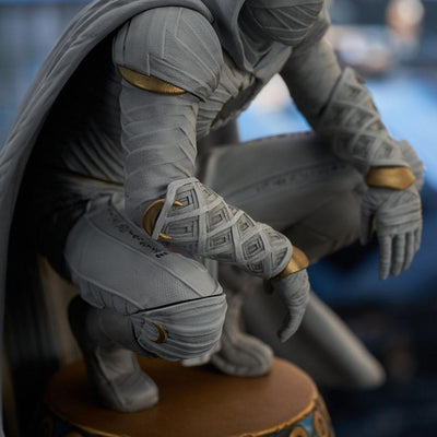 Moon Knight Marvel TV Gallery PVC Statue Moon Knight 25cm - Scale Statue - Diamond Select - Hobby Figures UK