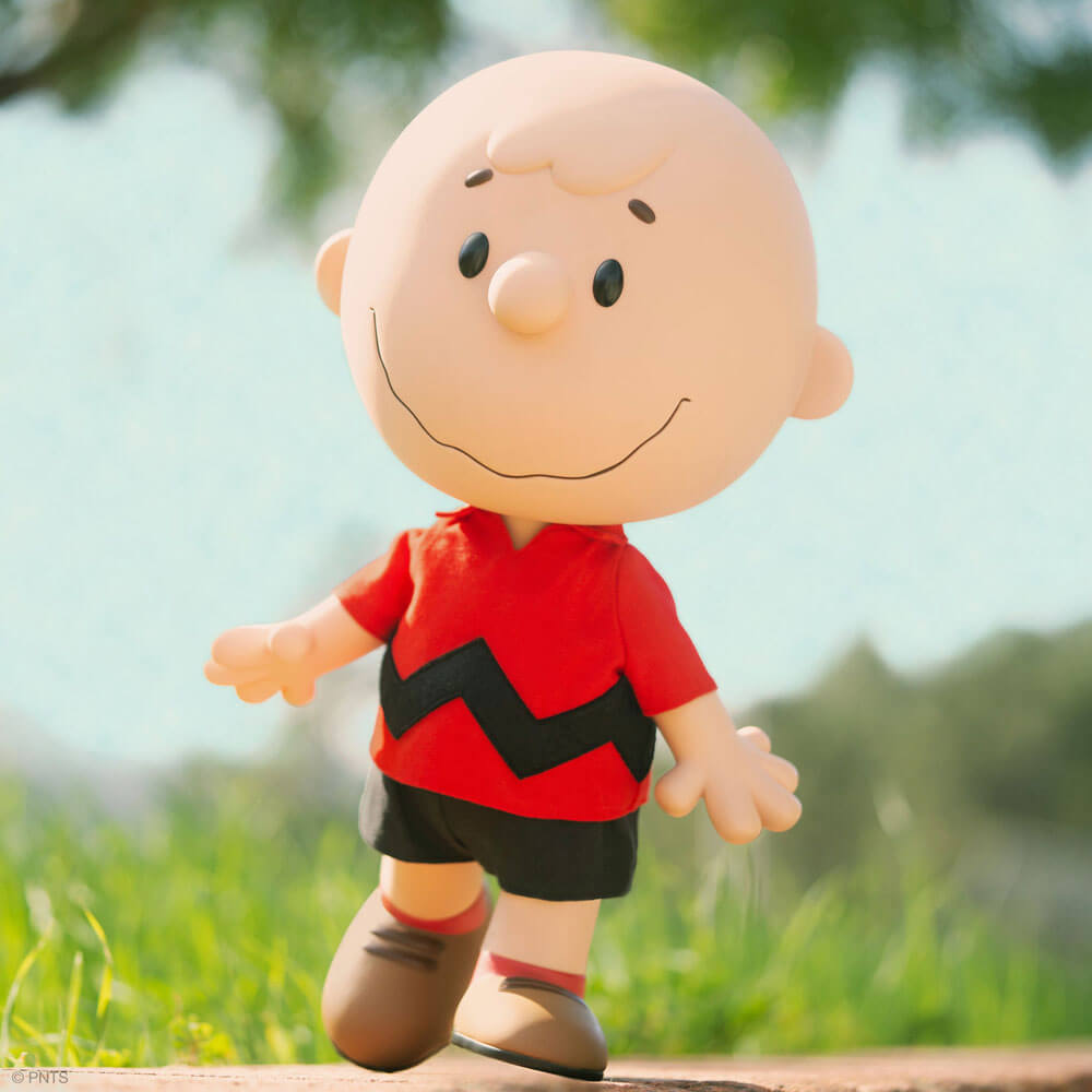 Peanuts Supersize Action Figure Charlie Brown (Red Shirt) 41cm - Action Figures - Super7 - Hobby Figures UK