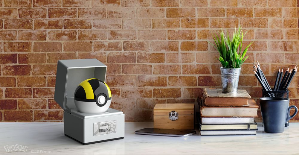 Pokémon Diecast Replica Ultra Ball - Scale Statue - Wand Company - Hobby Figures UK