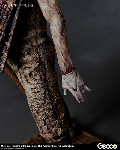Silent Hill 2 Statue 1/6 Misty Day, Remains of Judgement - Red Pyramid Thing 34cm - Scale Statue - Gecco - Hobby Figures UK