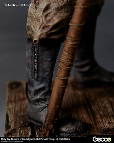 Silent Hill 2 Statue 1/6 Misty Day, Remains of Judgement - Red Pyramid Thing 34cm - Scale Statue - Gecco - Hobby Figures UK