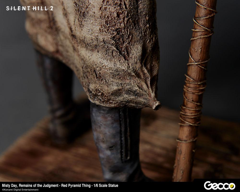 Silent Hill 2 Statue 1/6 Misty Day, Remains of Judgement - Red Pyramid Thing 34cm - Scale Statue - Gecco - Hobby Figures UK
