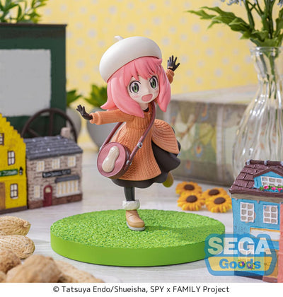 Spy x Family Luminasta PVC Statue Anya Forger Family Ooting 12cm - Scale Statue - Sega - Hobby Figures UK
