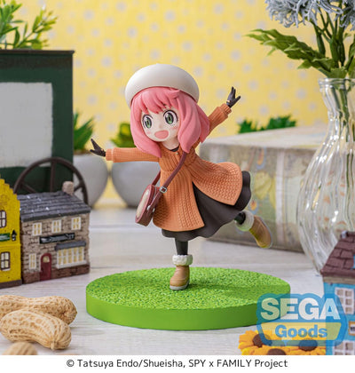 Spy x Family Luminasta PVC Statue Anya Forger Family Ooting 12cm - Scale Statue - Sega - Hobby Figures UK