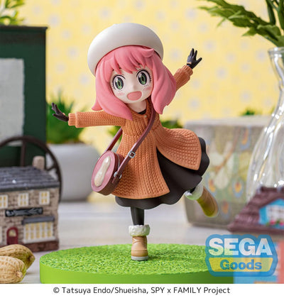 Spy x Family Luminasta PVC Statue Anya Forger Family Ooting 12cm - Scale Statue - Sega - Hobby Figures UK