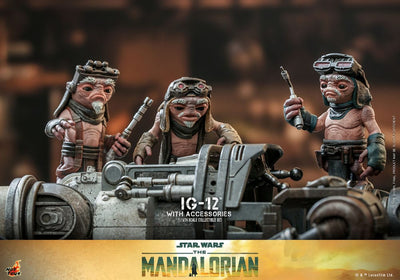Star Wars: The Mandalorian Action Figure 1/6 IG-12 with accessories 36cm - Action Figures - Hot Toys - Hobby Figures UK