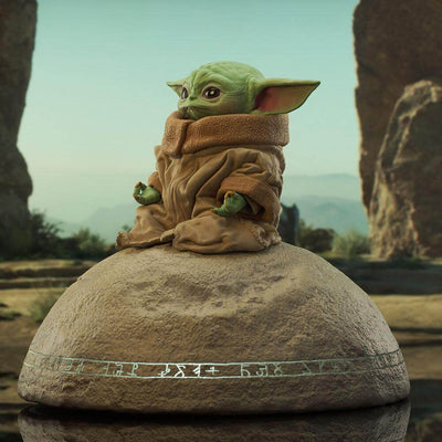 Star Wars The Mandalorian Milestones Statue 1/6 Grogu on Seeing Stone 20cm - Scale Statue - Gentle Giant - Hobby Figures UK
