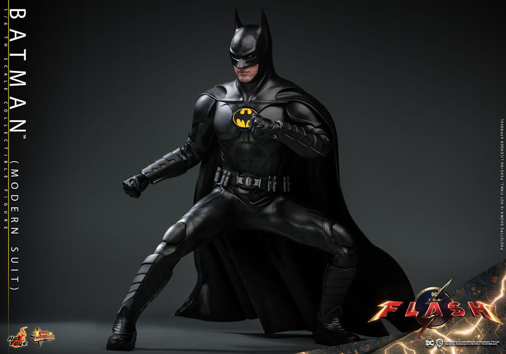 DC Comics: Batman Modern Suit 1:6 Scale Figure - HOT TOYS - Hobby One