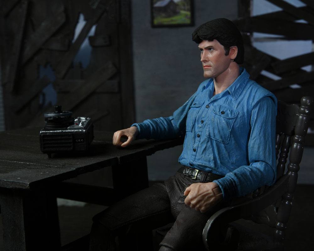 The Evil Dead Action Figure Ultimate Ash 18cm - Action Figures - NECA - Hobby Figures UK