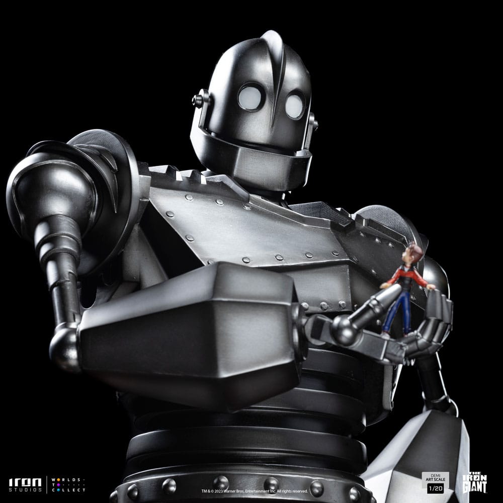 The Iron Giant Demi Art Scale Statue 1/20 Iron Giant & Hogarth Hughes 60cm - Scale Statue - Iron Studios - Hobby Figures UK