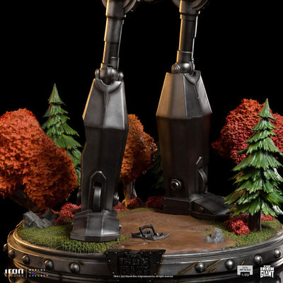 The Iron Giant Demi Art Scale Statue 1/20 Iron Giant & Hogarth Hughes 60cm - Scale Statue - Iron Studios - Hobby Figures UK