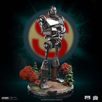 The Iron Giant Demi Art Scale Statue 1/20 Iron Giant & Hogarth Hughes 60cm - Scale Statue - Iron Studios - Hobby Figures UK
