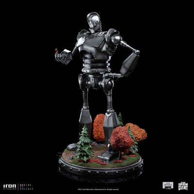 The Iron Giant Demi Art Scale Statue 1/20 Iron Giant & Hogarth Hughes 60cm - Scale Statue - Iron Studios - Hobby Figures UK