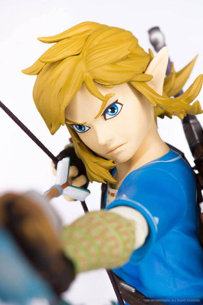 The Legend of Zelda Breath of the Wild PVC Statue Link 25cm - Scale Statue - First 4 Figures - Hobby Figures UK
