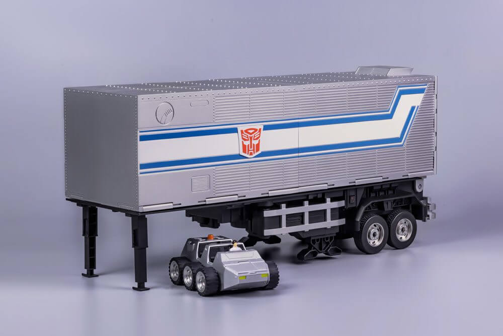 Transformers Interactive Auto-Converting Vehicle Optimus Prime Flagship Trailer Kit 91cm - Action Figures - Robosen - Hobby Figures UK
