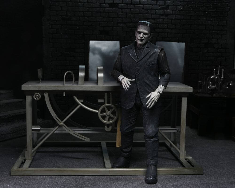 Universal Monsters Accessory Pack for Action Figures Frankenstein - Action Figures - NECA - Hobby Figures UK