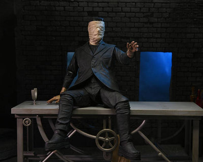 Universal Monsters Accessory Pack for Action Figures Frankenstein - Action Figures - NECA - Hobby Figures UK