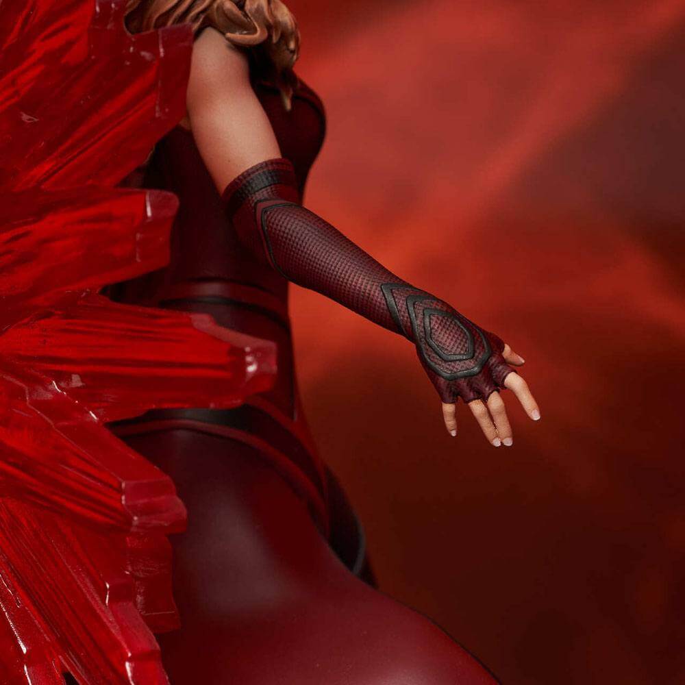 WandaVision Marvel TV Gallery PVC Statue Scarlet Witch 25cm - Scale Statue - Diamond Select - Hobby Figures UK