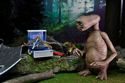 E.T. the Extra-Terrestrial Action Figure Ultimate Deluxe E.T. 11cm - Action Figures - NECA - Hobby Figures UK