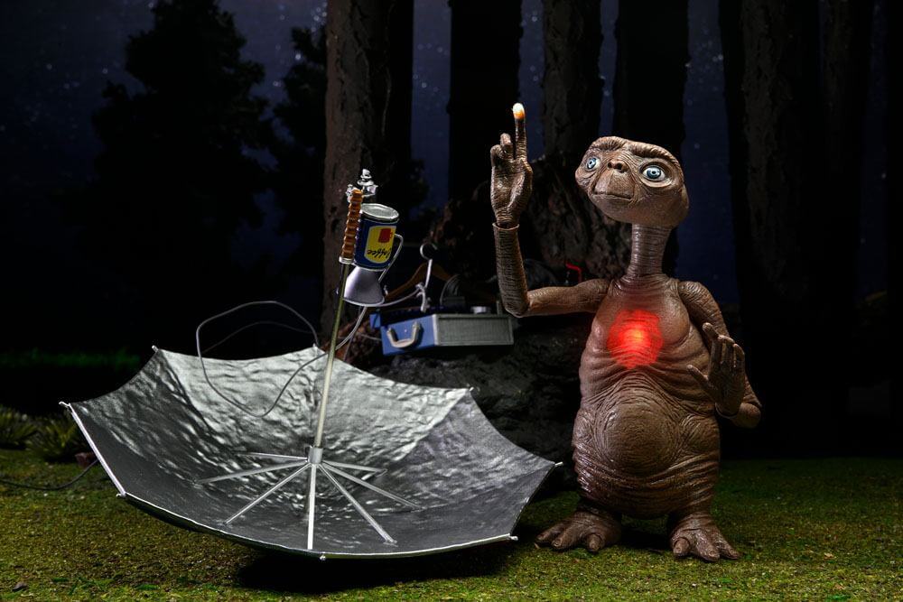 E.T. the Extra-Terrestrial Action Figure Ultimate Deluxe E.T. 11cm - Action Figures - NECA - Hobby Figures UK