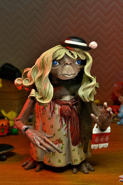 E.T. the Extra-Terrestrial Action Figure Ultimate Dress-Up E.T. 11cm - Action Figures - NECA - Hobby Figures UK