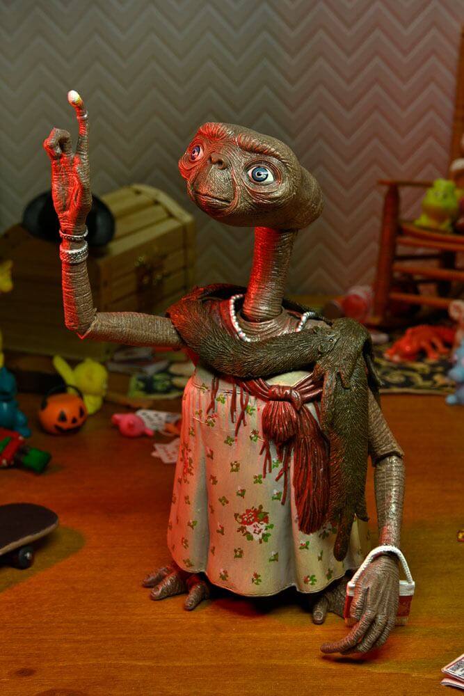 E.T. the Extra-Terrestrial Action Figure Ultimate Dress-Up E.T. 11cm - Action Figures - NECA - Hobby Figures UK