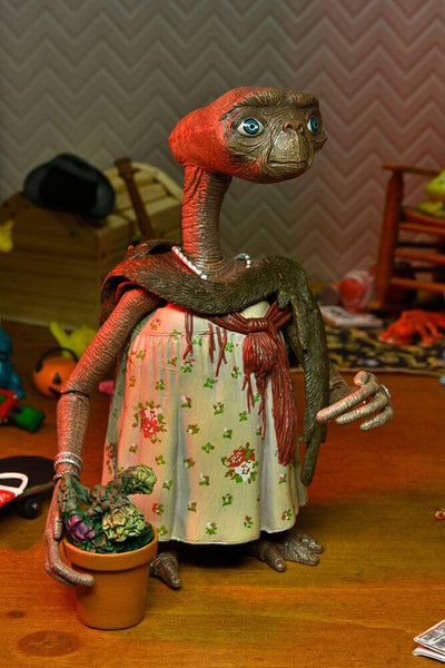 E.T. the Extra-Terrestrial Action Figure Ultimate Dress-Up E.T. 11cm - Action Figures - NECA - Hobby Figures UK